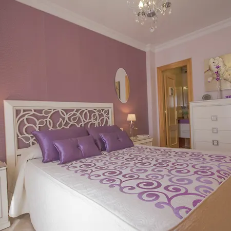 Claudia Canovas Villa *
